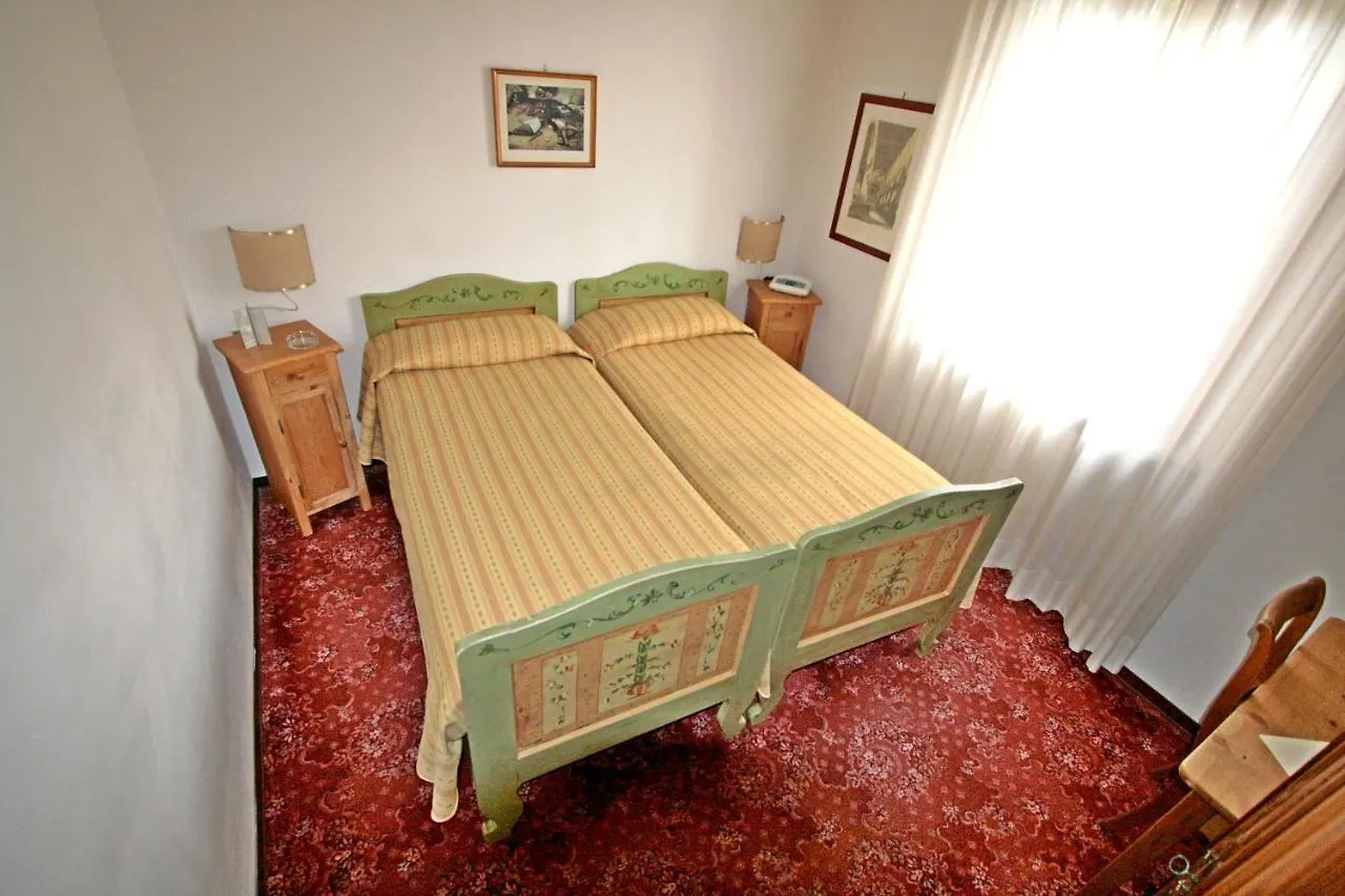 Villa Nencini Volterra 3*,