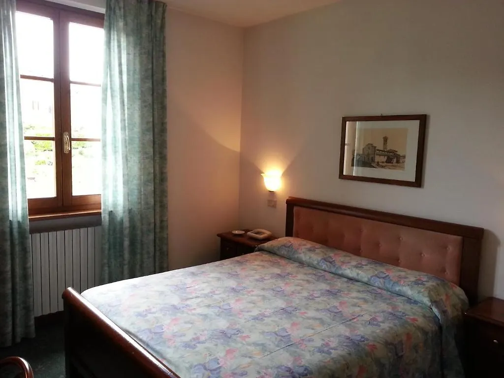 Villa Nencini Volterra 3*,  Italy