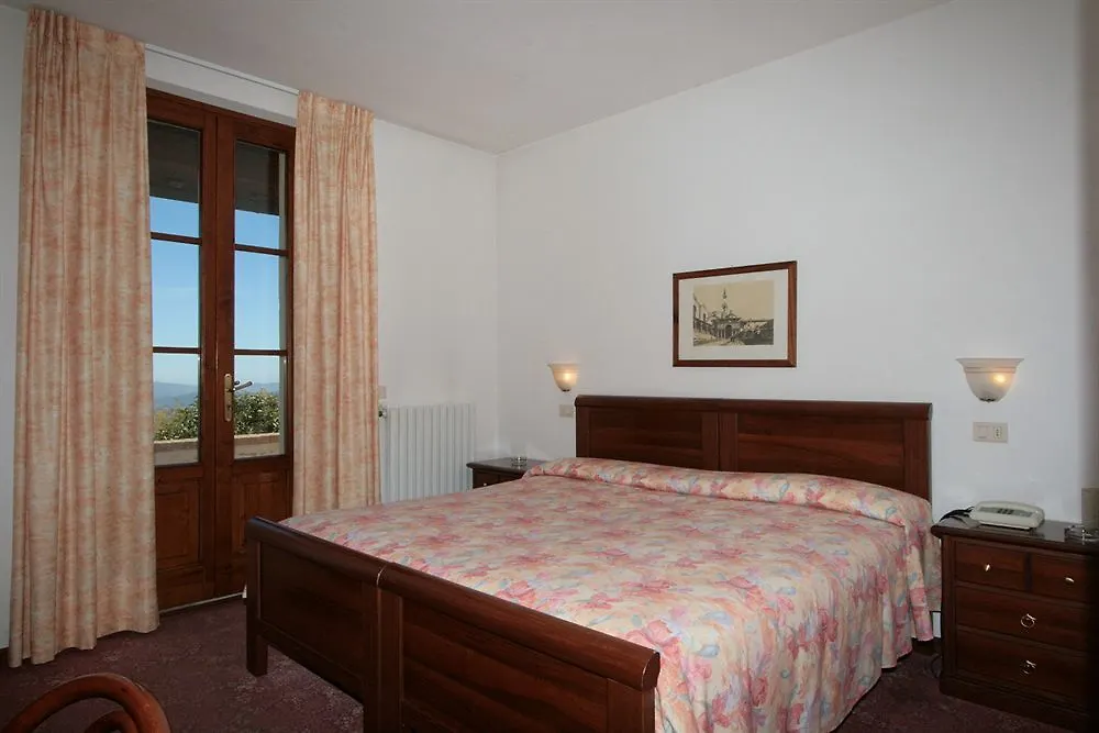 Villa Nencini Volterra 3*,  Italy